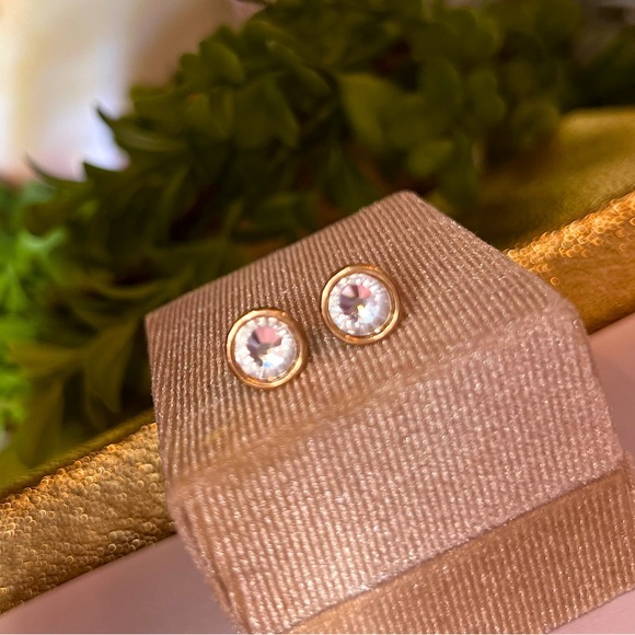 NEW! Large Clear Crystal Stud Earrings About 8mm Hypoallergenic Post Studs - Picture 10 of 12